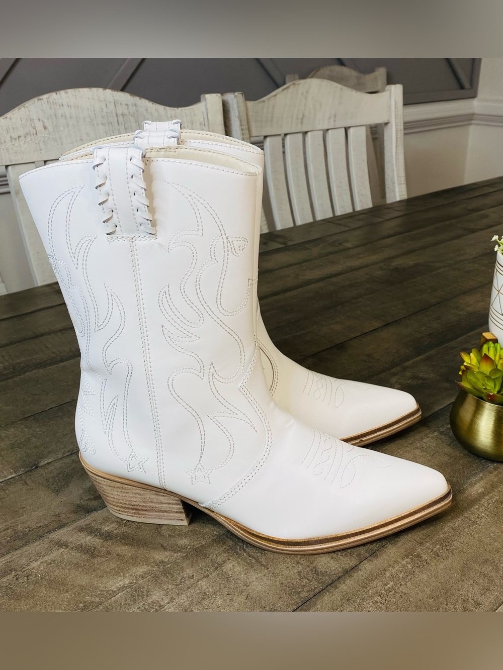 Franco Sarto Bianca White Leather Star Embroidered Western Boots Women's Size 9M